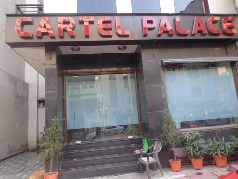 Cartel Palace Делхи Екстериор снимка